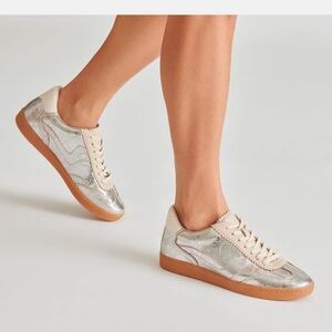 Notice Sneaker in Silver Distressed